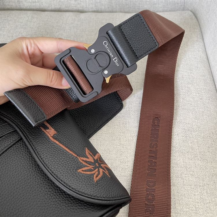 DIOR CACTUS JACK DIOR SADDLE BAG BLACK GRAINED CALFSKIN WITH EMBROIDERED SIGNATURE - DIO019