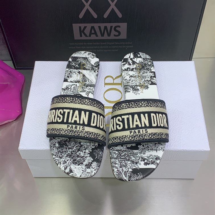 DIOR DWAY SLIDE - DS009