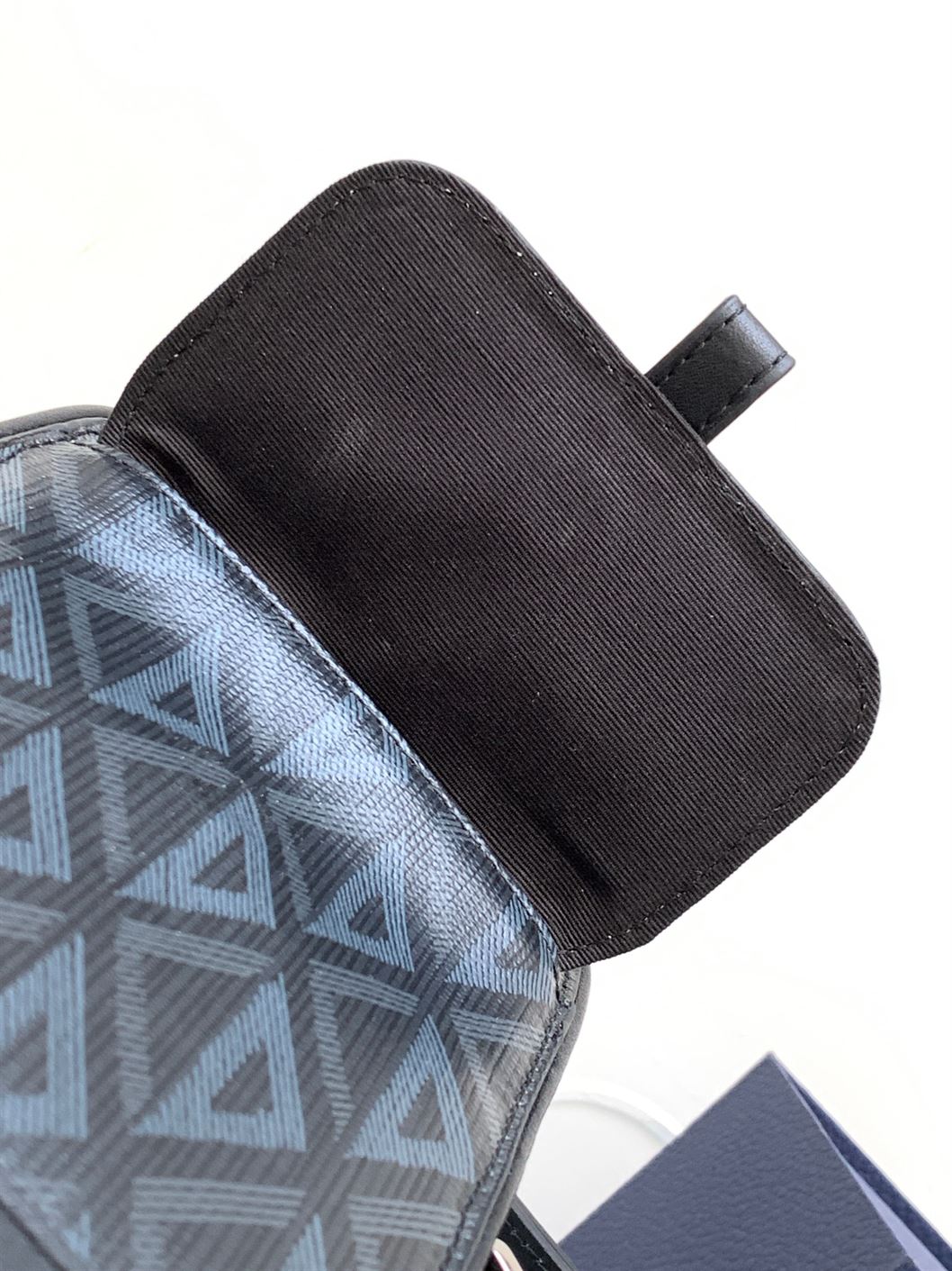 DIOR HIT THE ROAD VERTICAL POUCH - DIO047