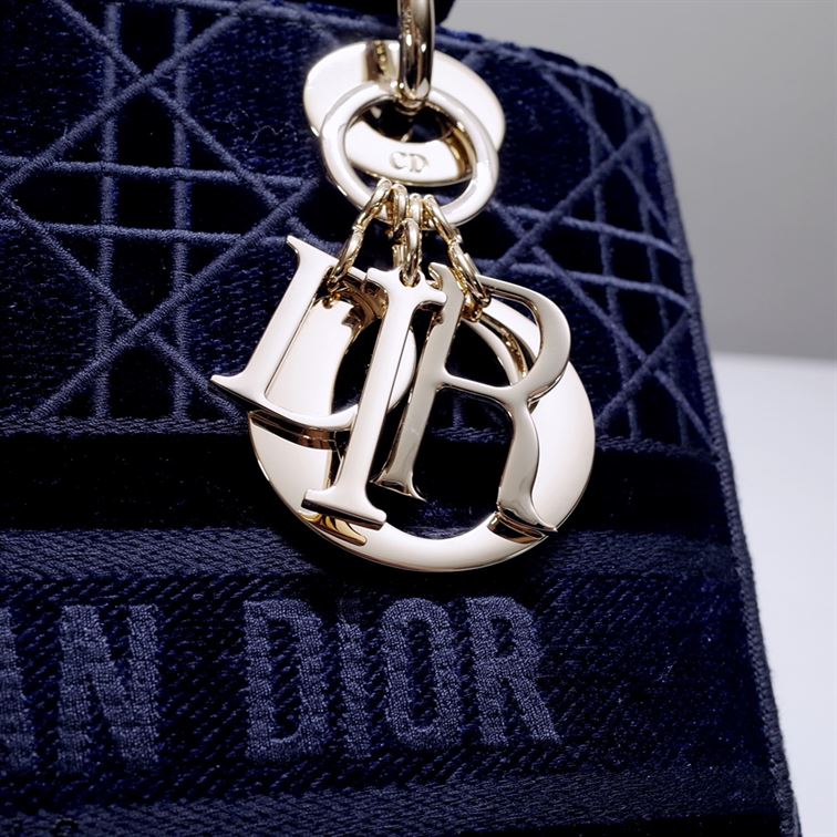 DIOR LAUNCHES NEW LADY D-LITE BAG IN VELVET