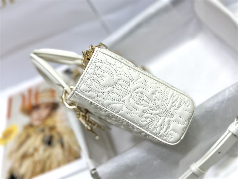 DIOR MEDIUM LADY D-JOY BAG LATTE QUILTED EFFEC