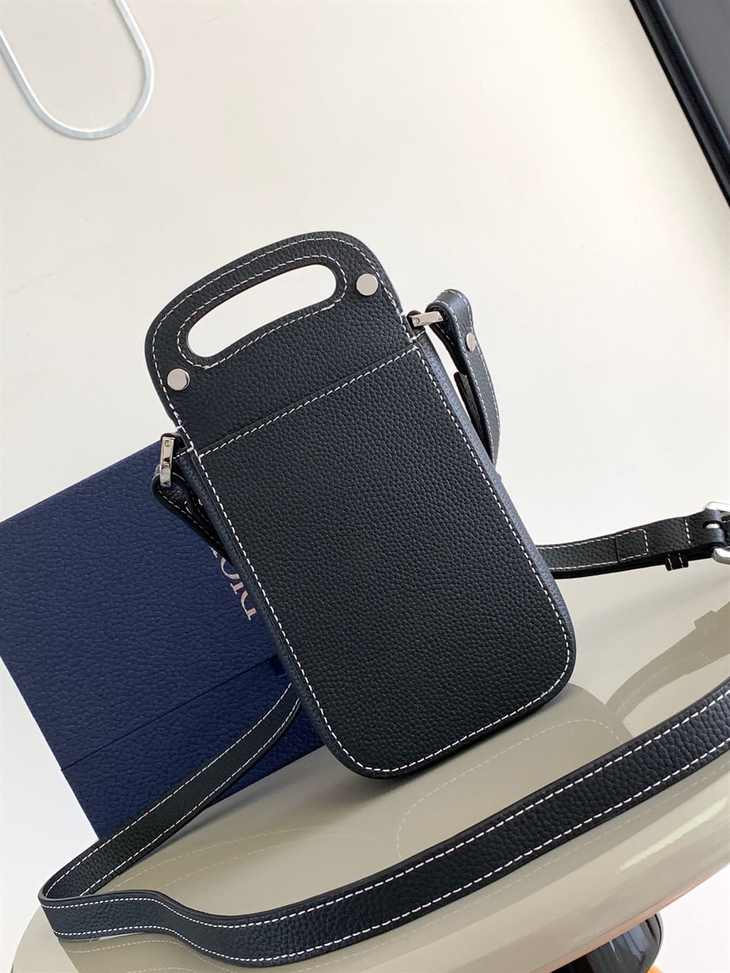 DIOR SADDLE VERTICAL POUCH WITH STRAP - DIO049