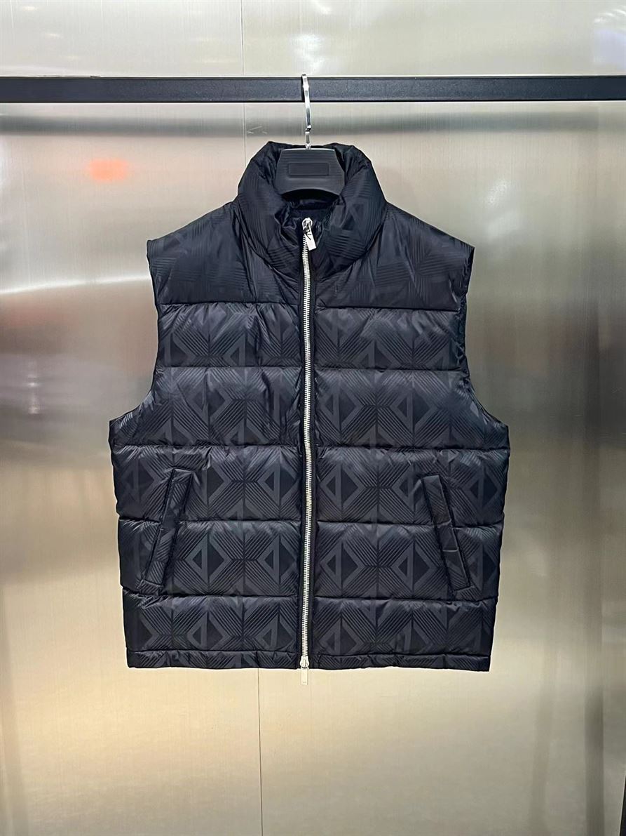 DIOR SLEEVELESS DOWN JACKET - DRC017