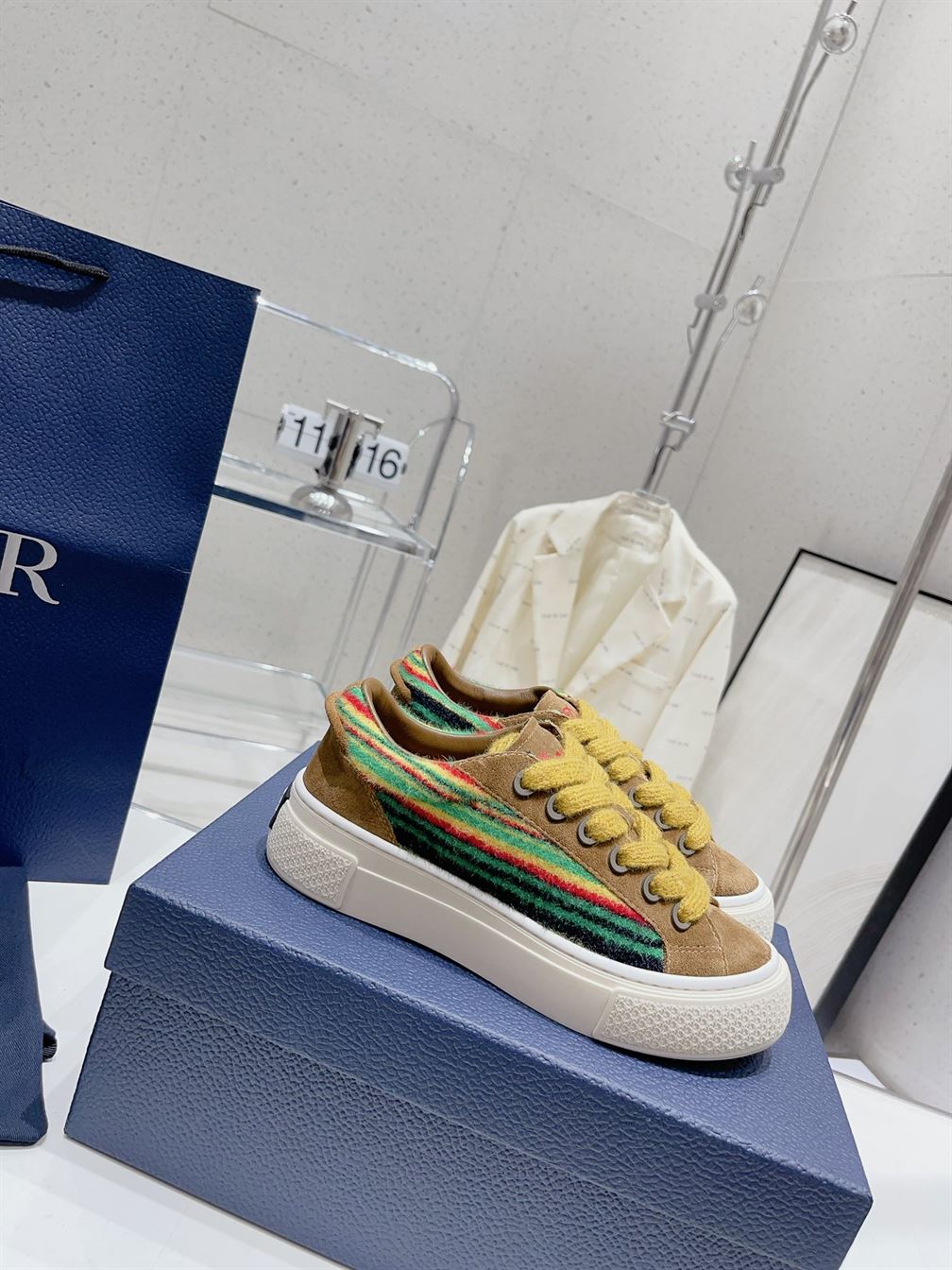 DIOR TEARS B33 SNEAKER LIMITED AND NUMBERED EDITION - DO136