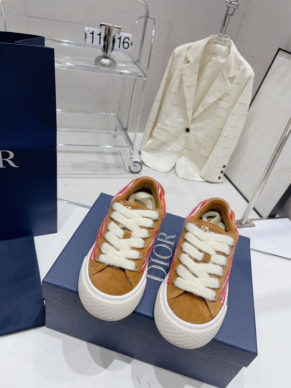 DIOR TEARS B33 SNEAKER LIMITED AND NUMBERED EDITION - DO137
