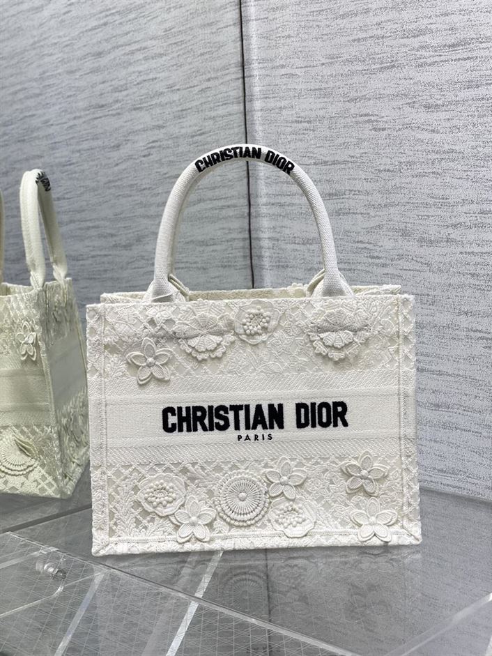 DIOR TOTE BOOK WHITE BAG