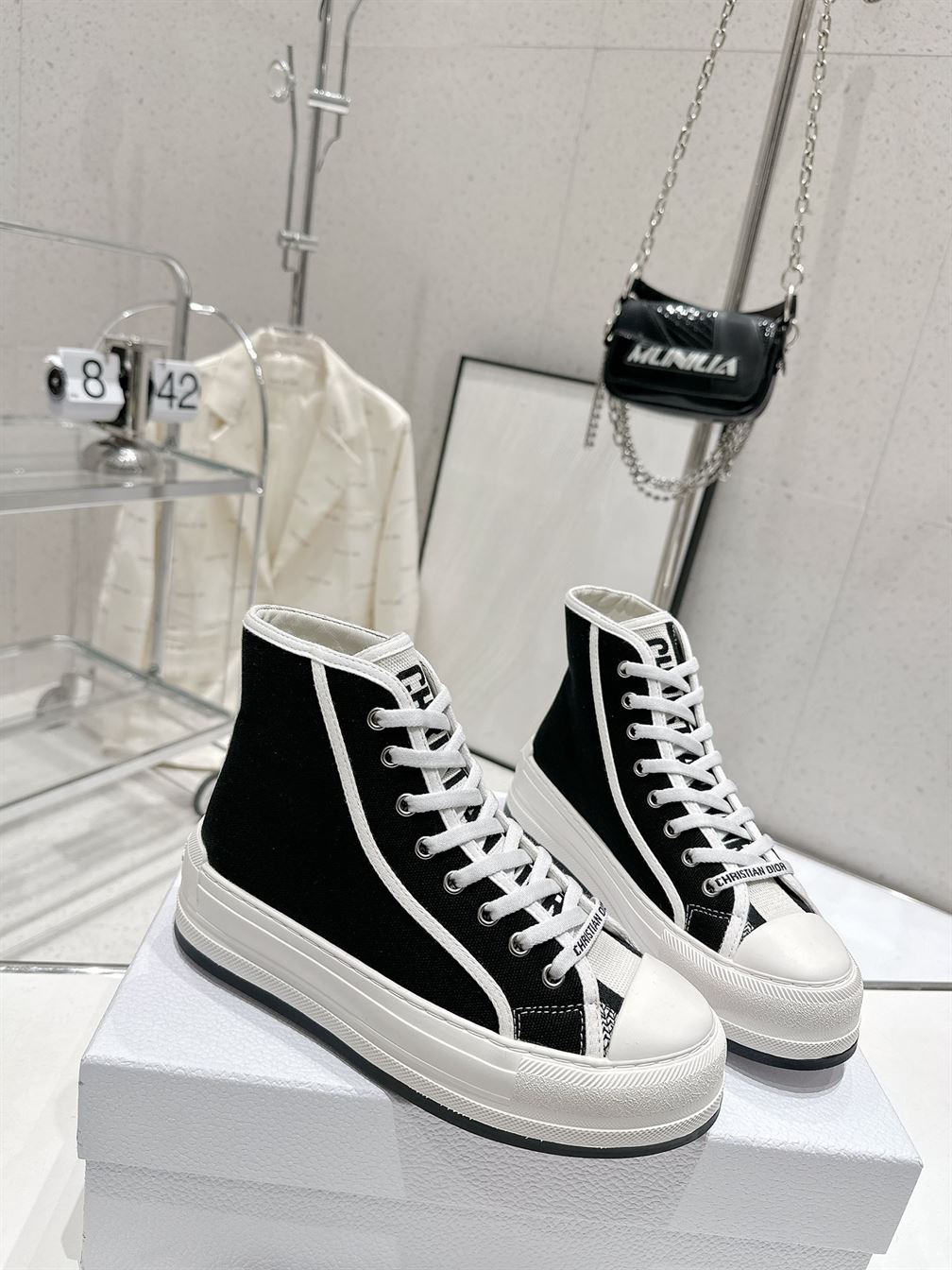 DIOR WALK'N'DIOR HIGH-TOP PLATFORM SNEAKER - DO117