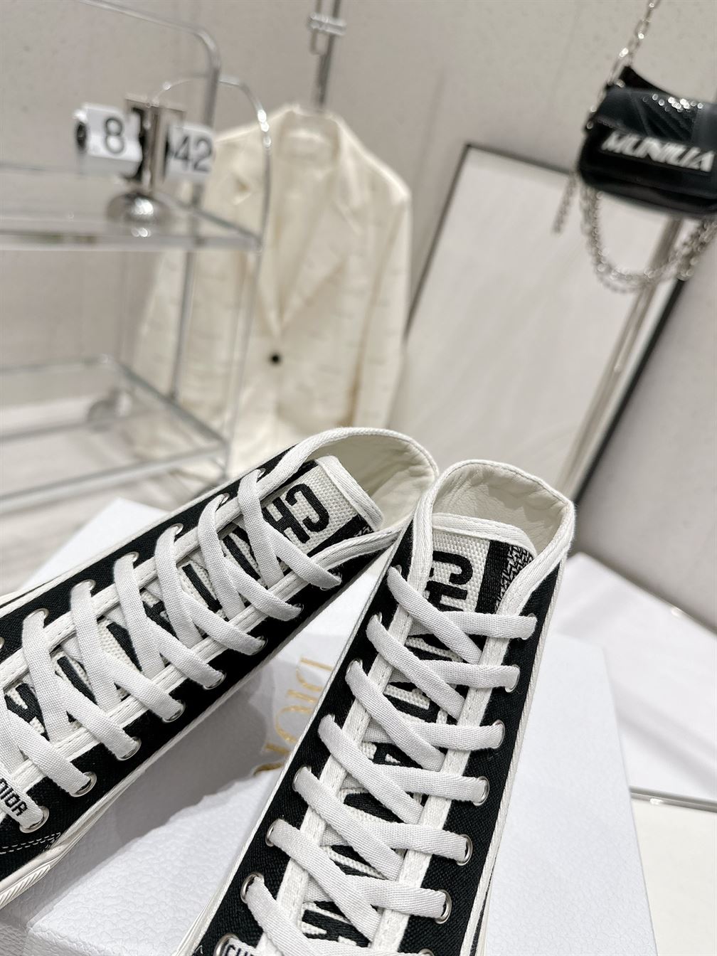 DIOR WALK'N'DIOR HIGH-TOP PLATFORM SNEAKER - DO117