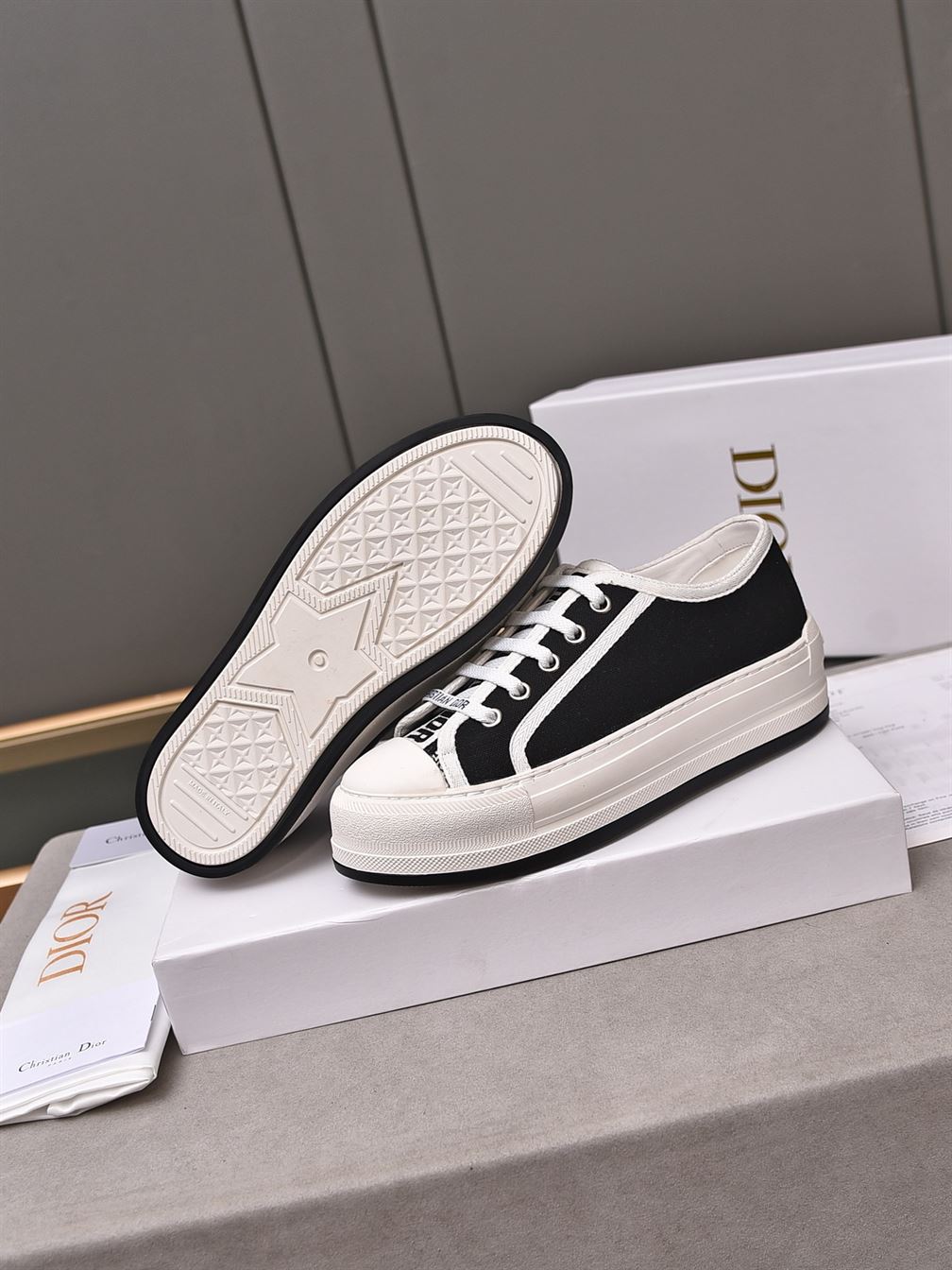 DIOR WALK’N’DIOR PLATFORM LOW-TOP SNEAKER - DO146