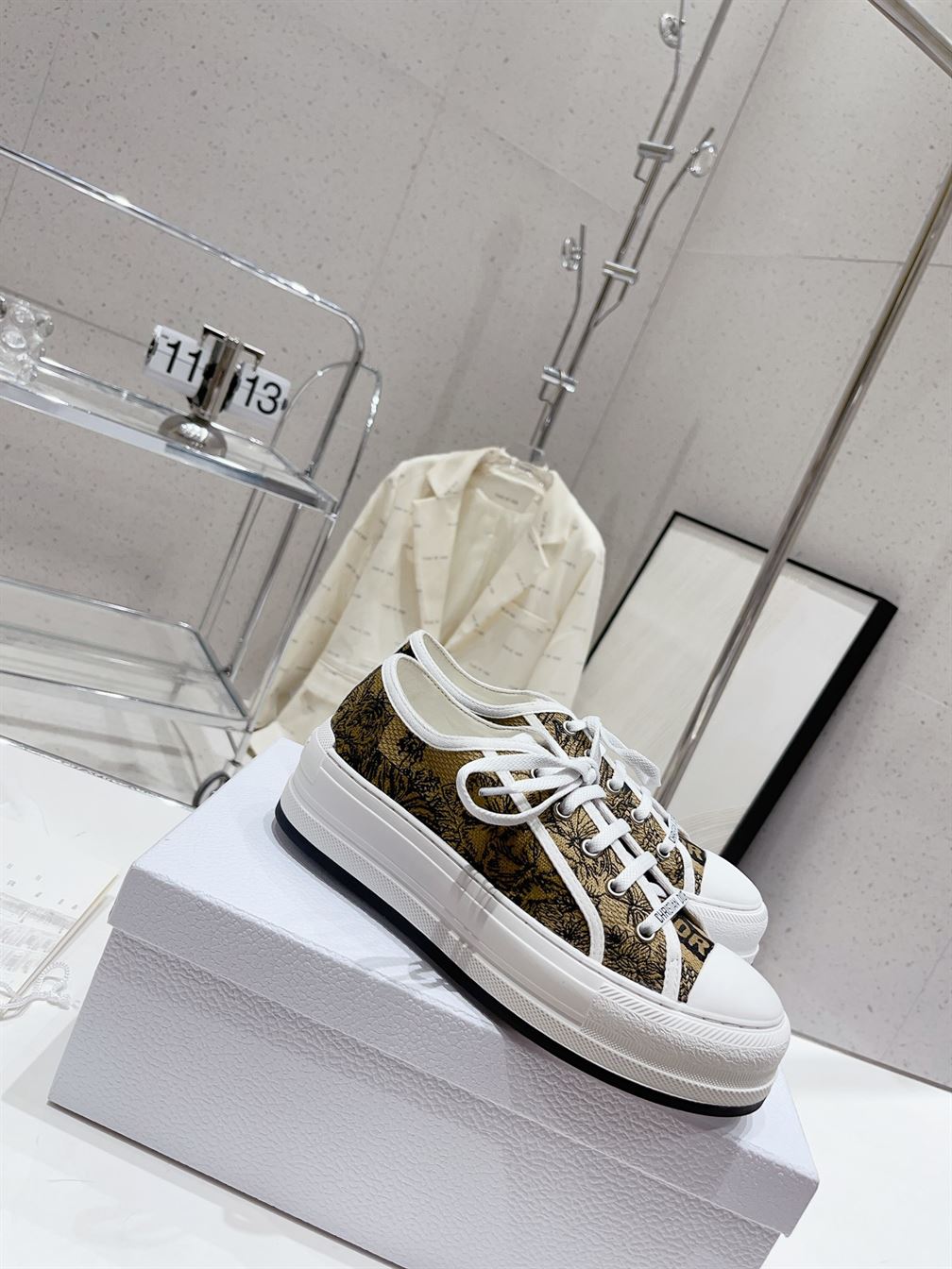 DIOR WALK'N'DIOR PLATFORM SNEAKER - DO114