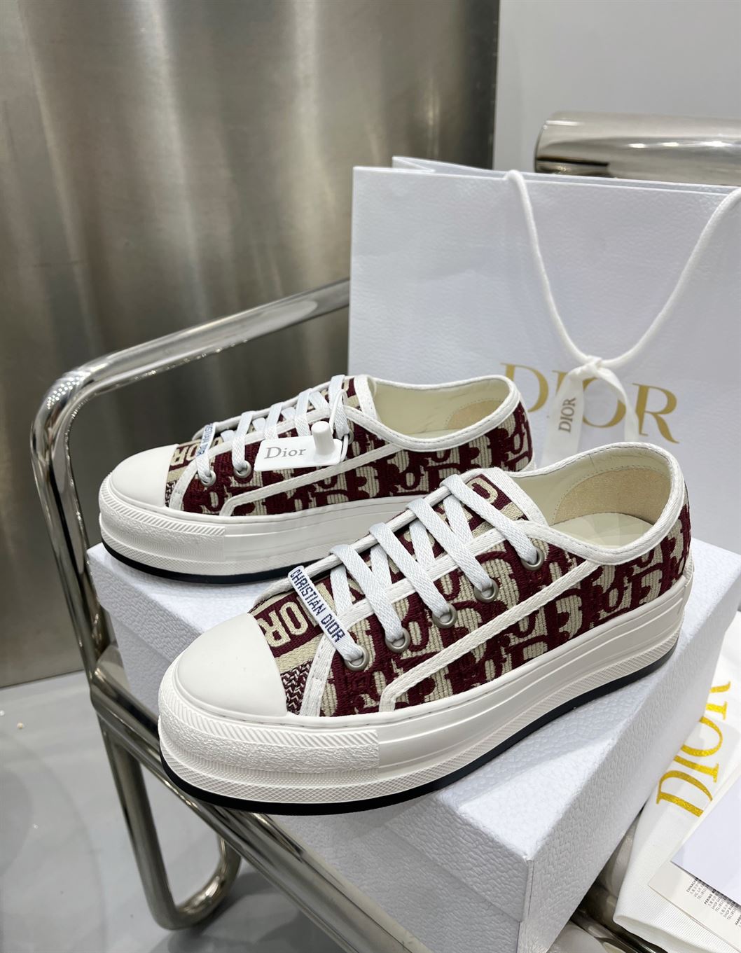 DIOR WALK'N'DIOR SNEAKER - DO126