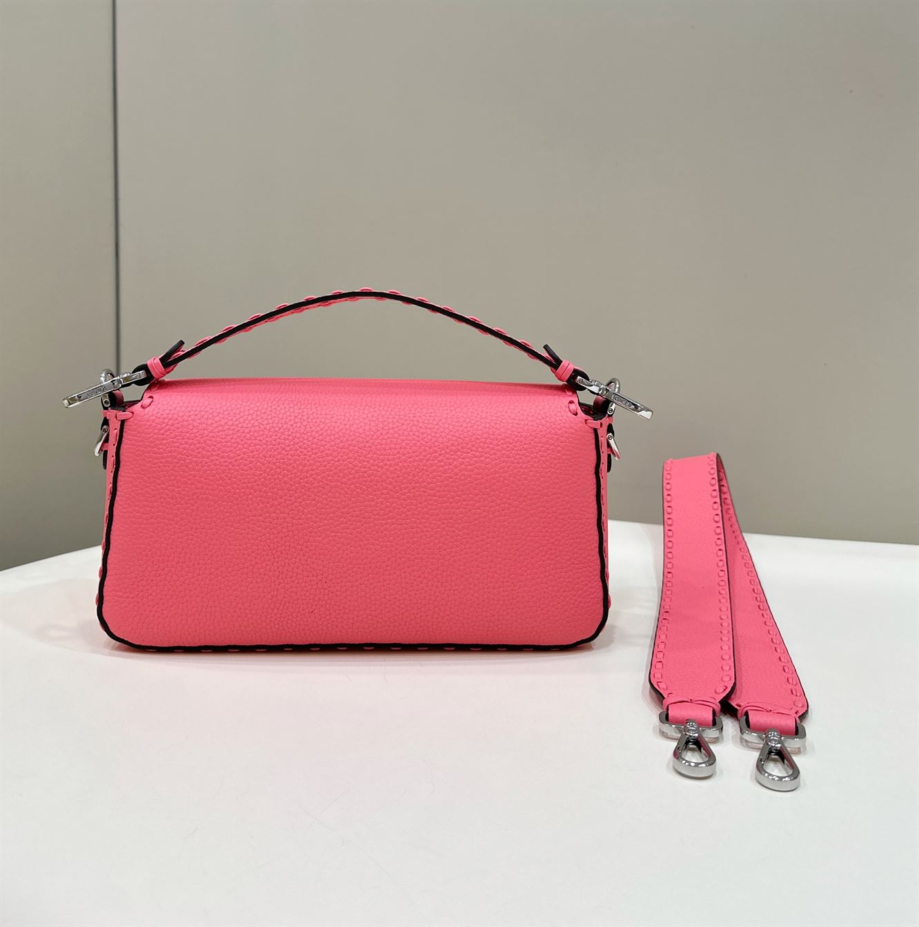 FENDI BAGUETTE PINK SELLERIA BAG