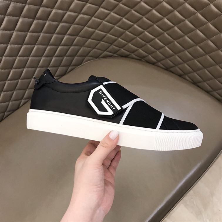 GIVENCHY ELASTICATED LOGO STRAP SNEAKERS - GVC005