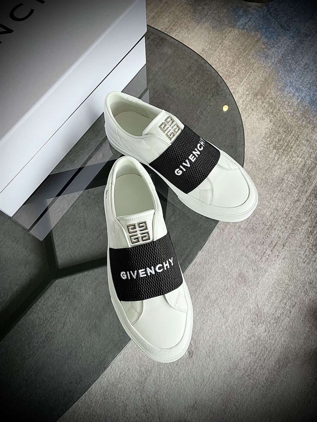 GIVENCHY SNEAKERS WITH ELASTIC BAND - GVC001