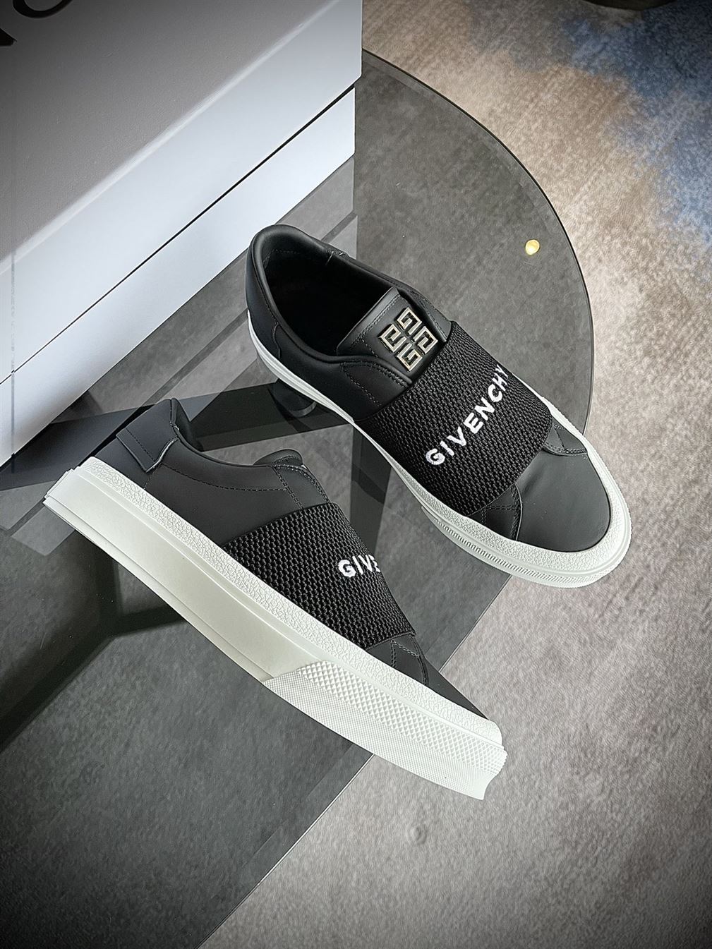 GIVENCHY SNEAKERS WITH ELASTIC BAND - GVC002