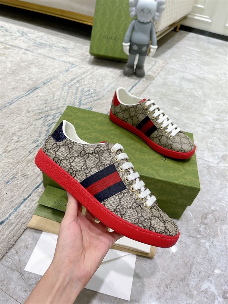 GUCCI ACE GG SUPREME SNEAKER - GCC091