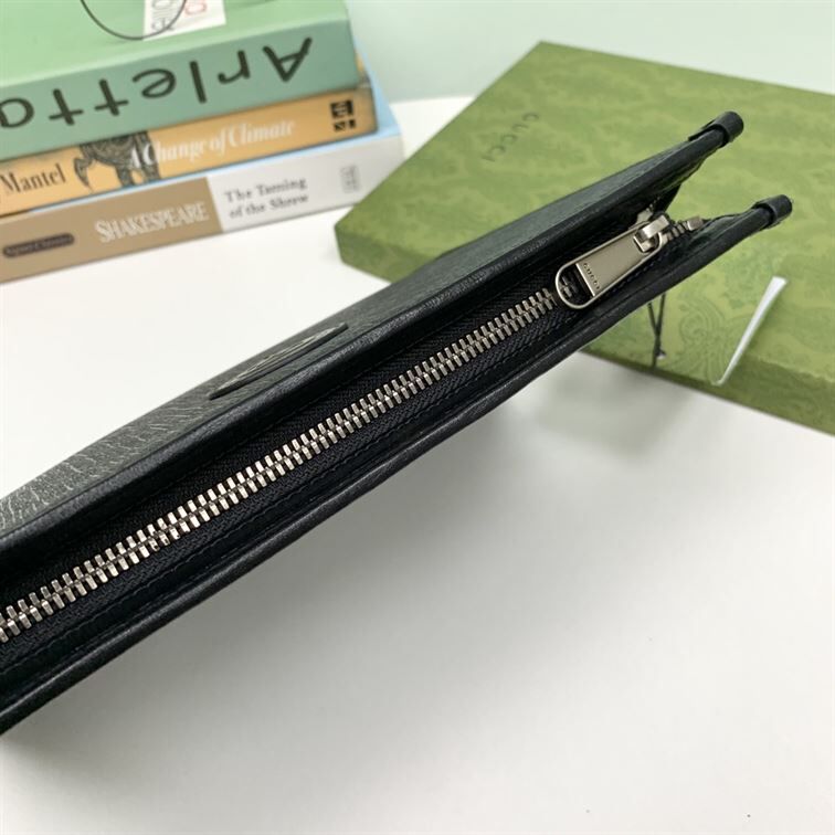 GUCCI BEAUTY CASE WITH INTERLOCKING G - BG008