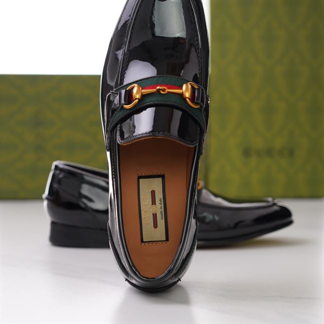 GUCCI BRIXTON WEB LOAFER IN LEATHER WITH HORSEBIT - GL012