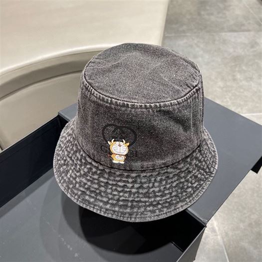 GUCCI BUCKET HAT