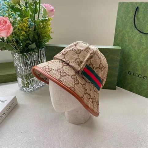 GUCCI BUCKET HAT