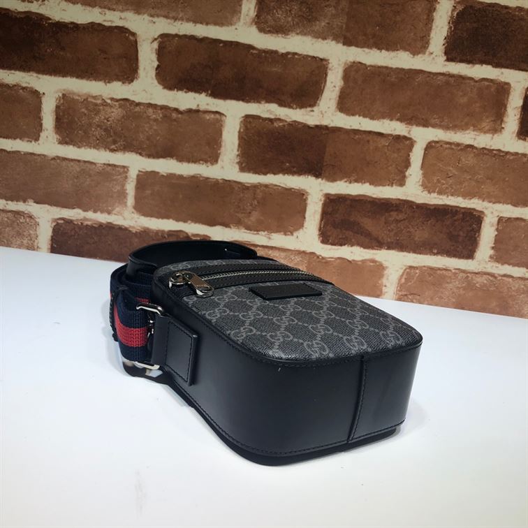 GUCCI GG BLACK MESSENGER - BG031