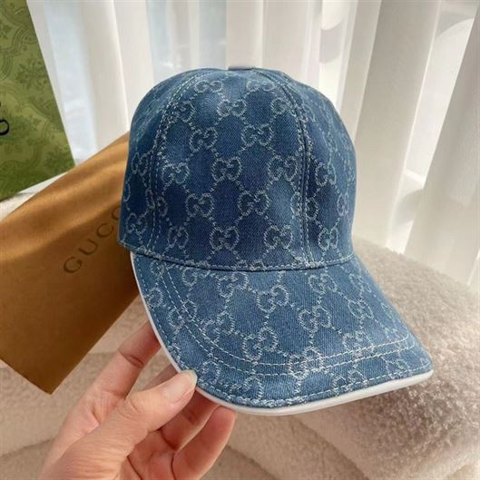 GUCCI GG CANVAS BASEBALL HAT