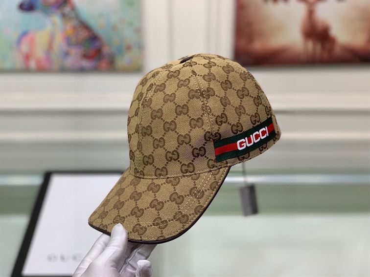GUCCI GG CANVAS BASEBALL HAT