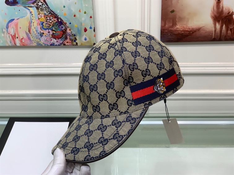 GUCCI GG CANVAS BASEBALL HAT