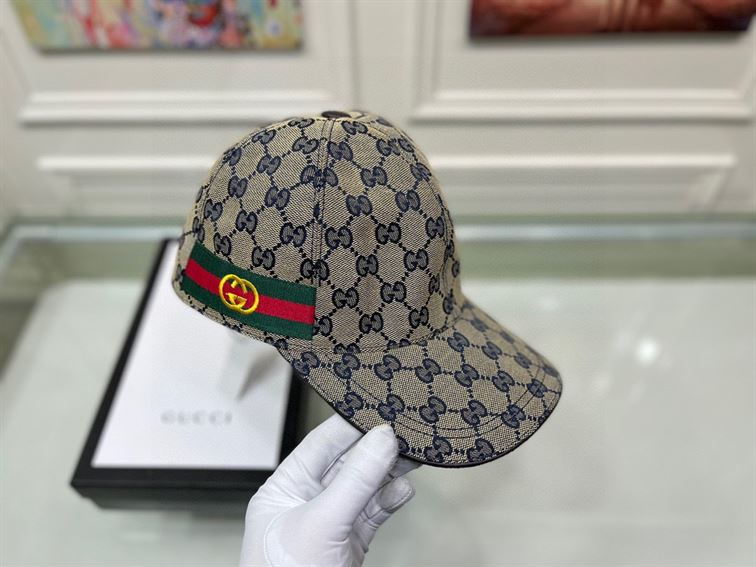 GUCCI GG CANVAS BASEBALL HAT