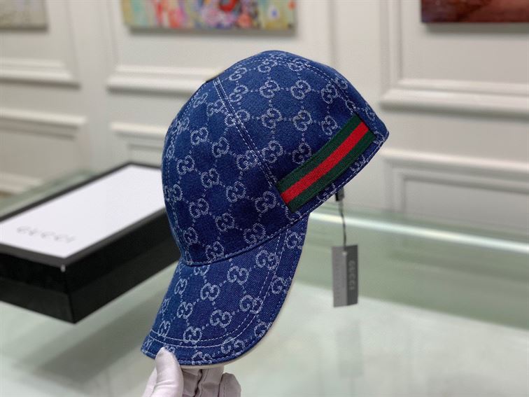 GUCCI GG CANVAS BASEBALL HAT