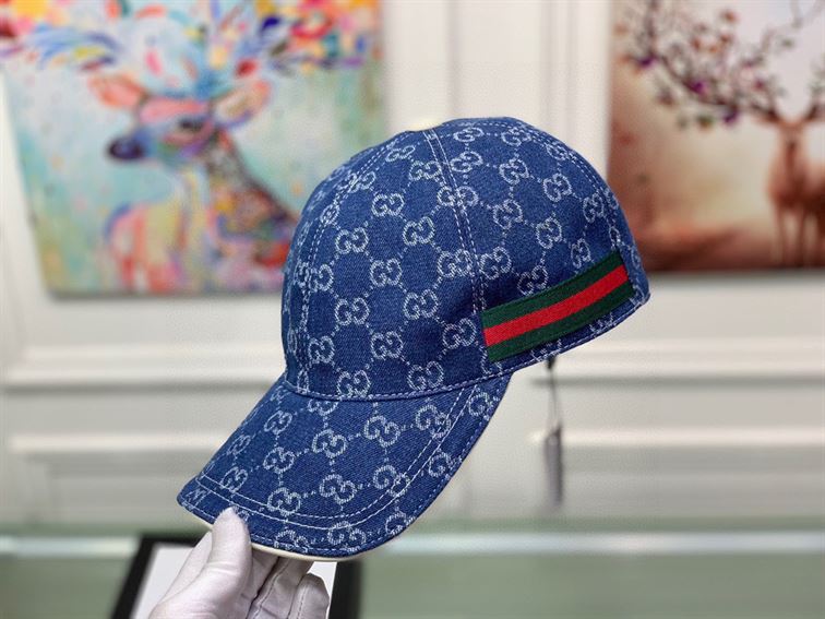 GUCCI GG CANVAS BASEBALL HAT