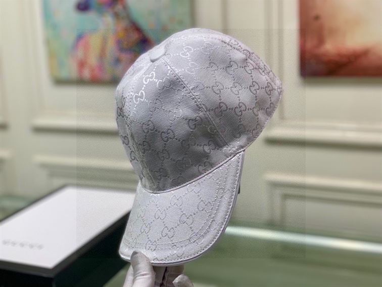 GUCCI GG CANVAS BASEBALL HAT