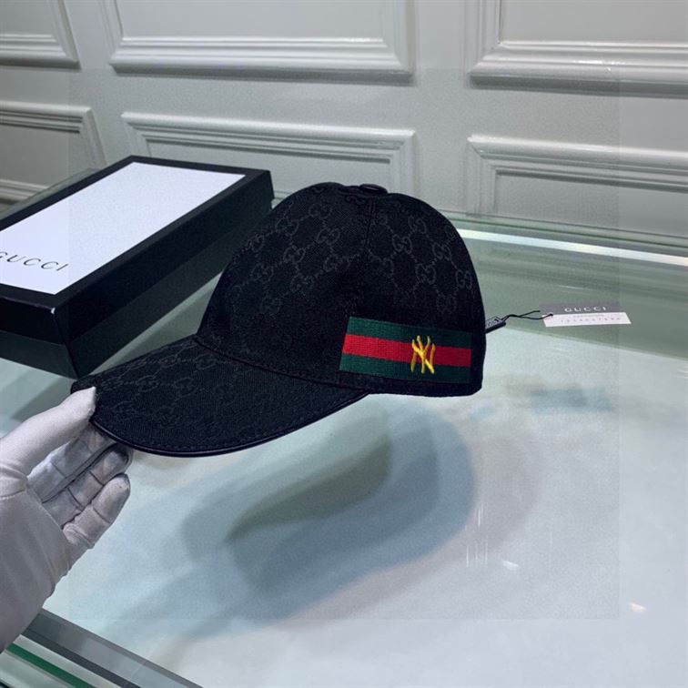 GUCCI GG CANVAS BASEBALL HAT
