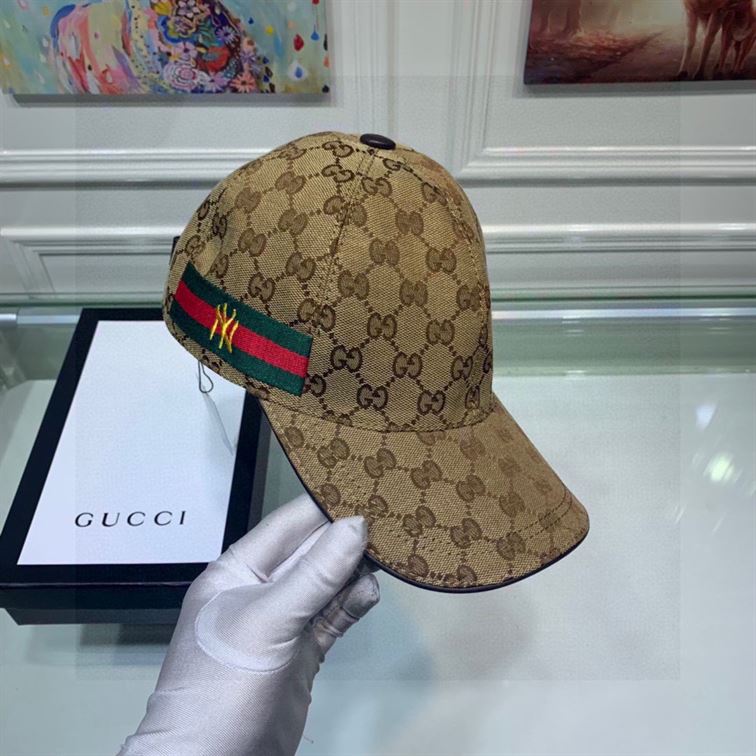 GUCCI GG CANVAS BASEBALL HAT