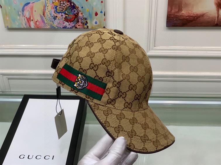 GUCCI GG CANVAS BASEBALL HAT