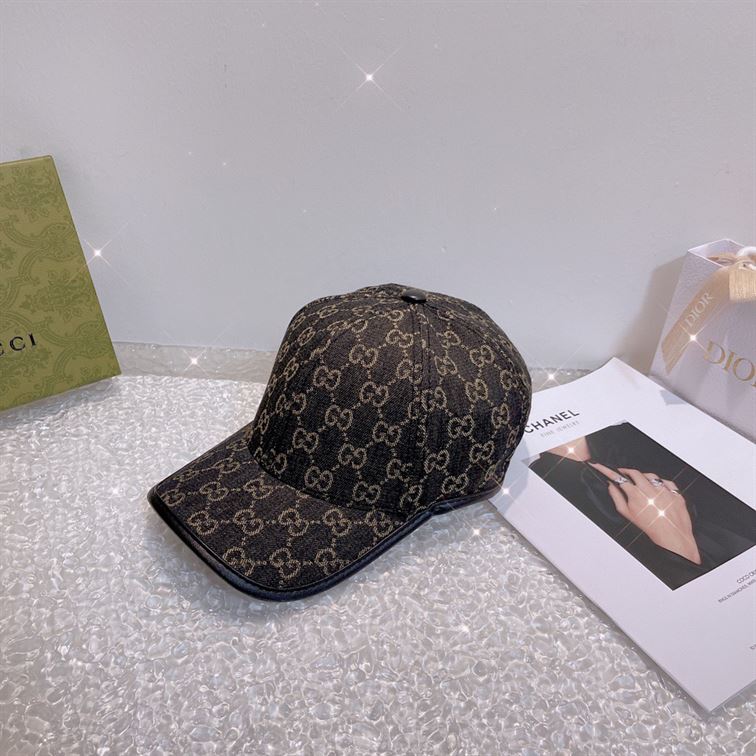 GUCCI GG CANVAS BASEBALL HAT