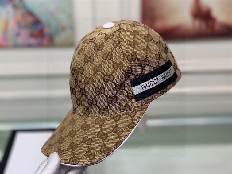 GUCCI GG CANVAS BASEBALL HAT