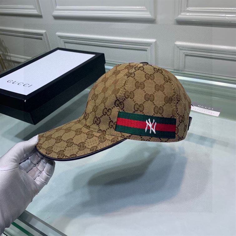 GUCCI GG CANVAS BASEBALL HAT