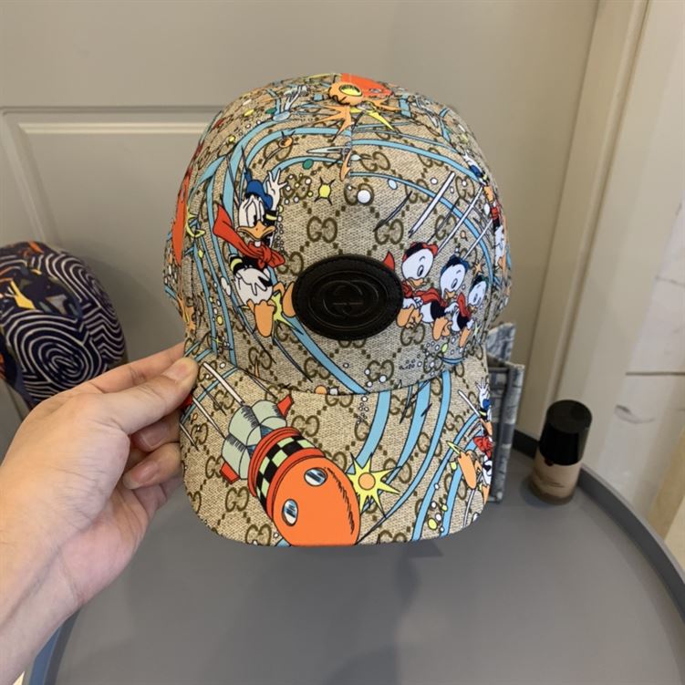 GUCCI GG CANVAS BASEBALL HAT