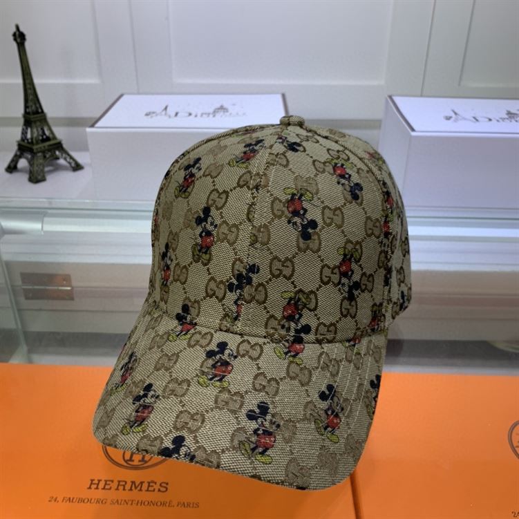 GUCCI GG CANVAS BASEBALL HAT
