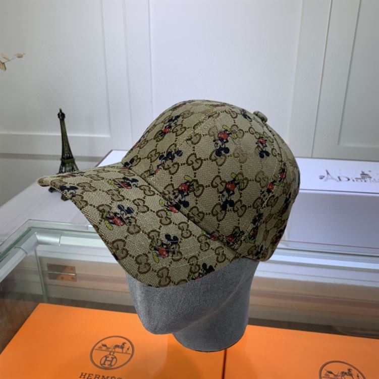 GUCCI GG CANVAS BASEBALL HAT