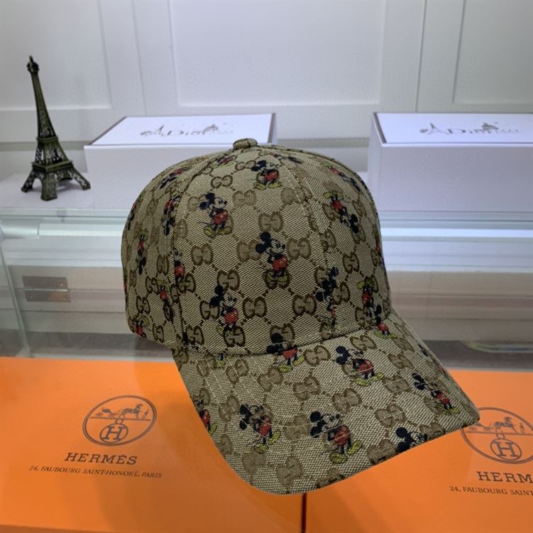 GUCCI GG CANVAS BASEBALL HAT
