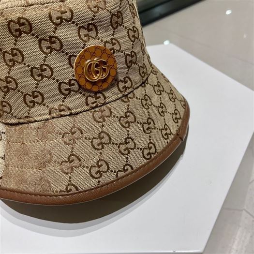 GUCCI GG CANVAS BUCKET HAT
