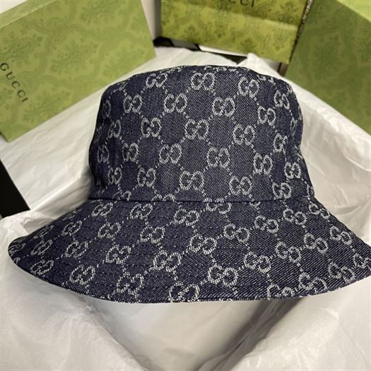 GUCCI GG CANVAS BUCKET HAT