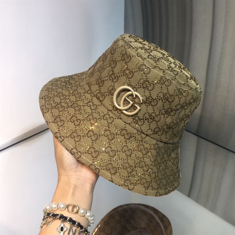 GUCCI GG CANVAS BUCKET HAT