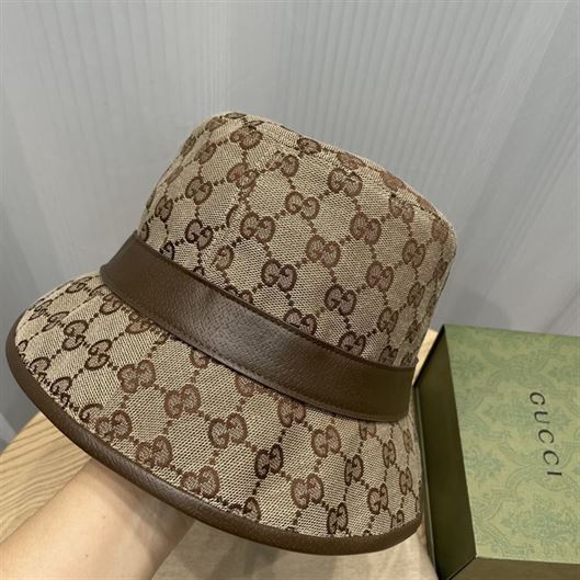 GUCCI GG CANVAS BUCKET HAT