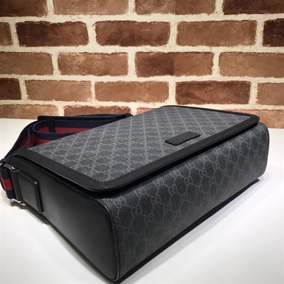 GUCCI GG SUPREME FLAP MESSENGER - BG007