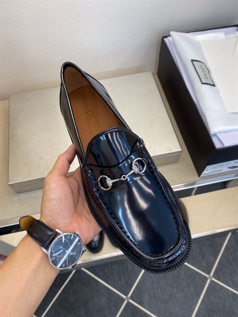 GUCCI HORSEBIT LEATHER LOAFER - GL044
