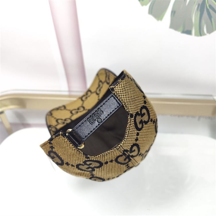 GUCCI JUMBO GG CANVAS BASEBALL HAT