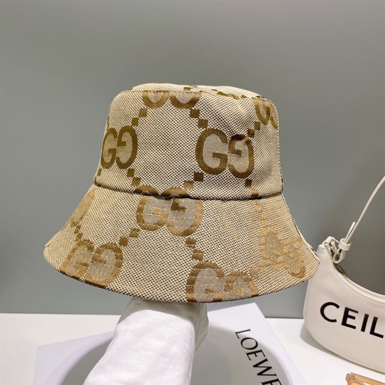 GUCCI JUMBO GG CANVAS BUCKET HAT